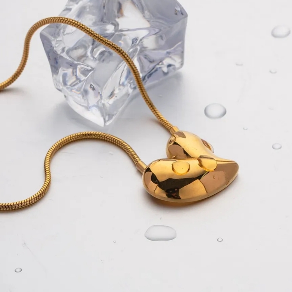 18 k  Gold plated heart  necklace